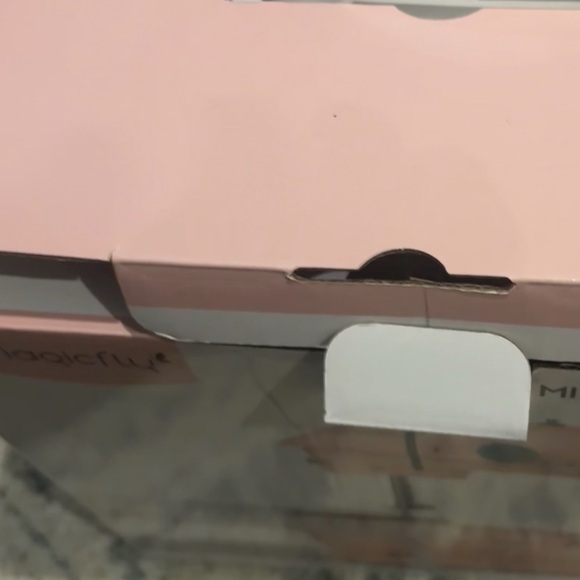 Mini Sewing Machine by Magicfly - Picture 9 of 17